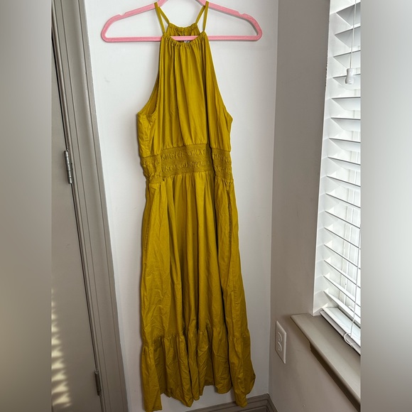 NWOT Chartreuse halter maxi dress w/ pockets - Picture 1 of 6